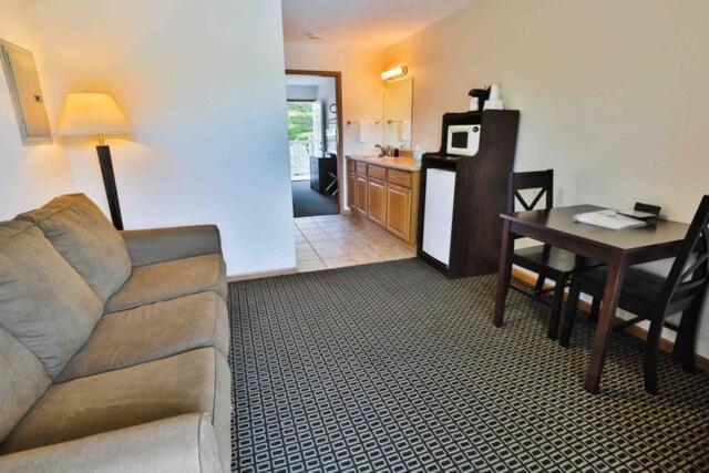 Nader'S Motel & Suites Ludington Zewnętrze zdjęcie
